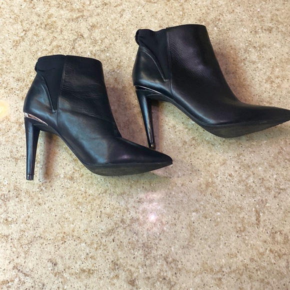 The Wishbone High Heel Black Leather Boots Size 7 - Picture 4 of 5